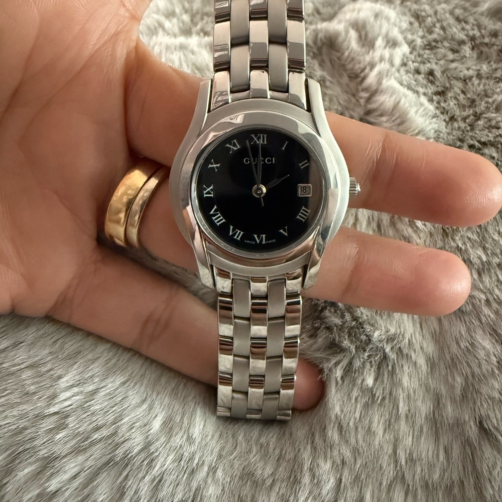 Gucci Black Dial Silver Women’s Watch - Picture 4 of 11